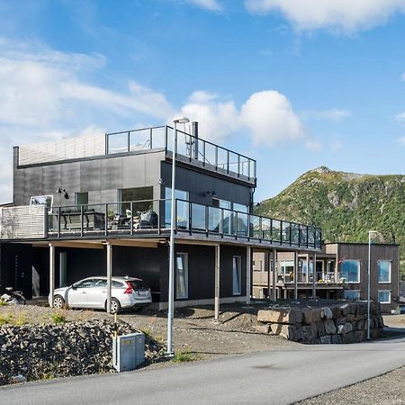 Nydelig Moderne Villa Med Fantastisk Beliggenhet. Kabelvag Bagian luar foto